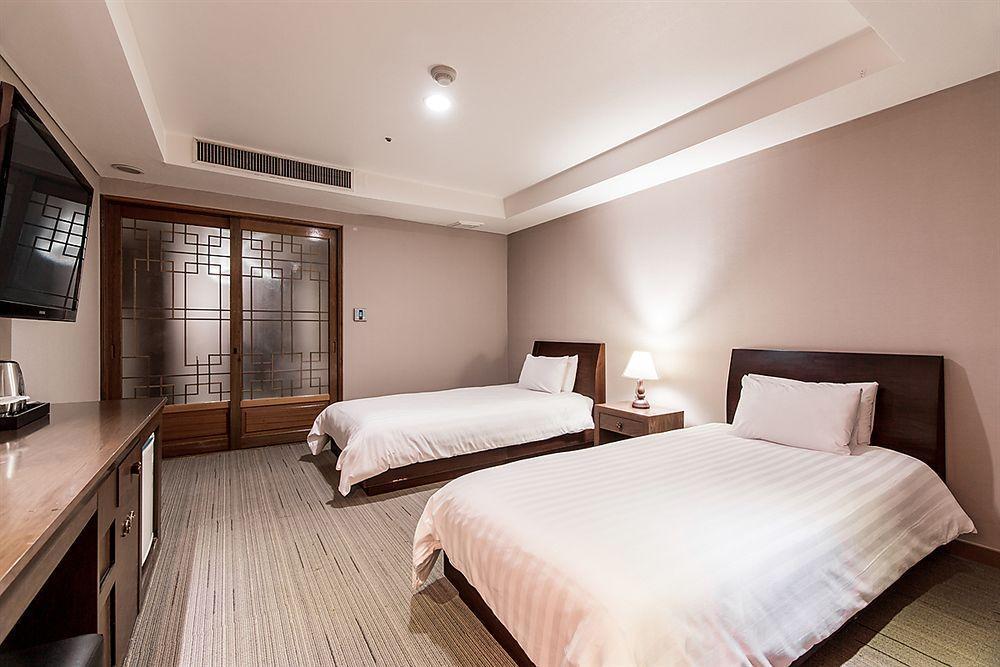 סיאול New Hilltop Hotel מראה חיצוני תמונה