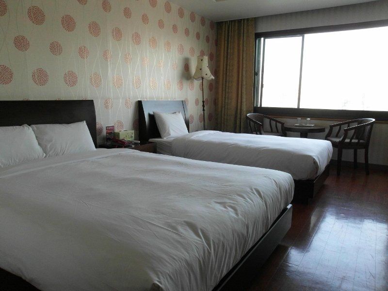 סיאול New Hilltop Hotel מראה חיצוני תמונה