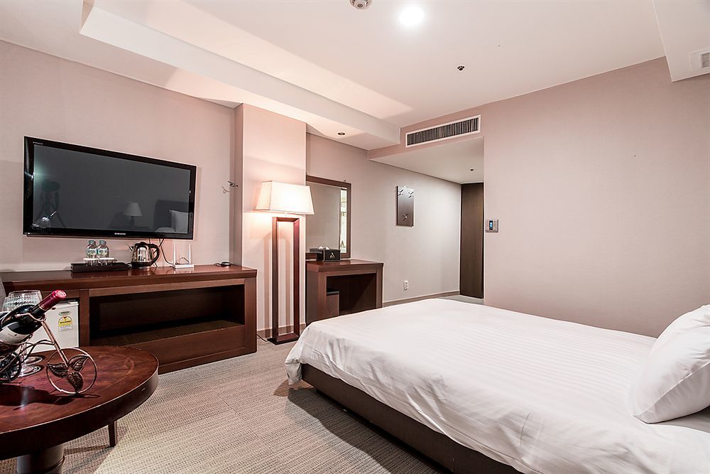 סיאול New Hilltop Hotel מראה חיצוני תמונה