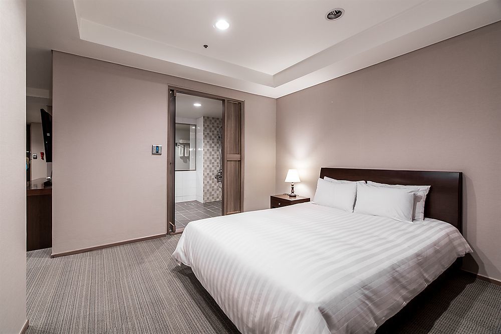 סיאול New Hilltop Hotel מראה חיצוני תמונה
