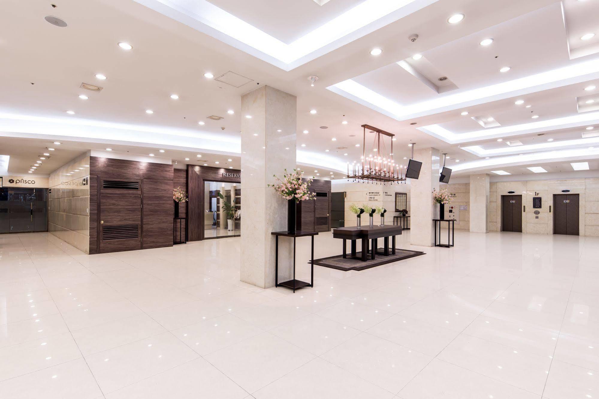 סיאול New Hilltop Hotel מראה חיצוני תמונה