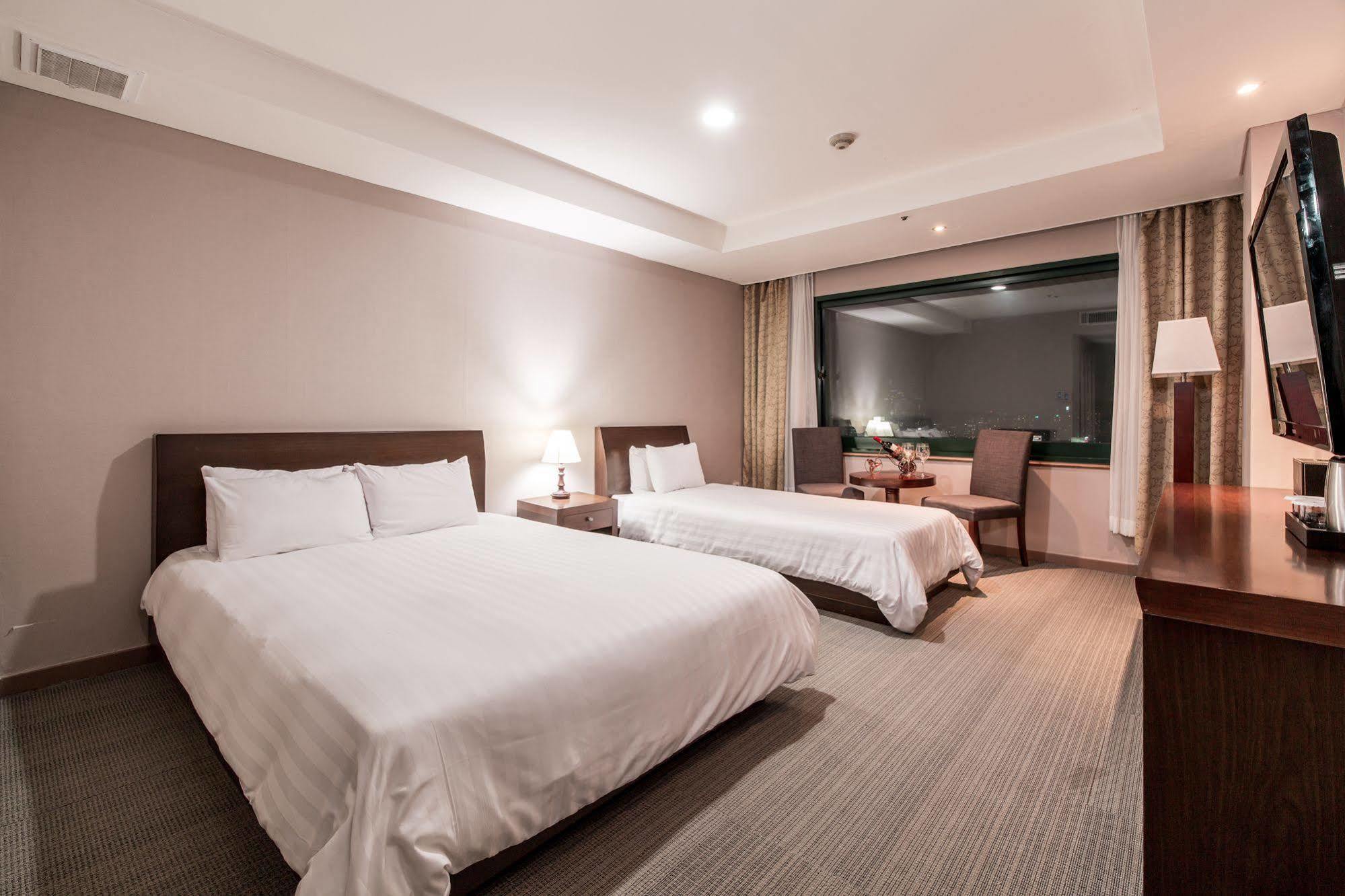 סיאול New Hilltop Hotel מראה חיצוני תמונה