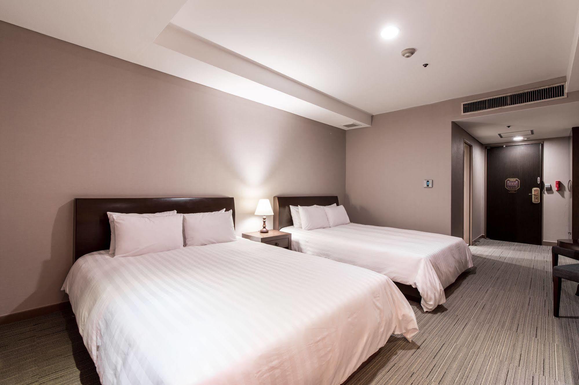 סיאול New Hilltop Hotel מראה חיצוני תמונה